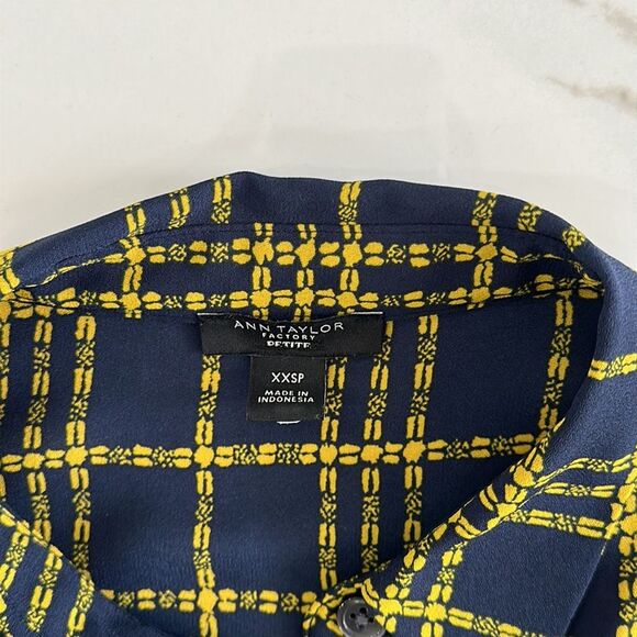 Ann Taylor Petite Button Down Long sleeve Top Sz XXSP - Picture 8 of 12